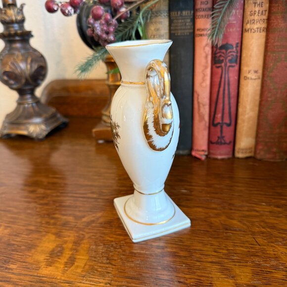 Neoclassical Porcelain Vase with Hand-Painted Chinoiserie with Swan Handles - Picture 12 of 16
